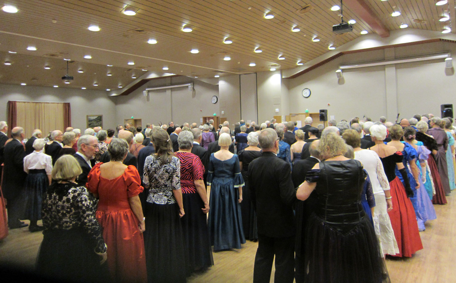 ball-klekken-2014-29-polonese-bakfra.jpg