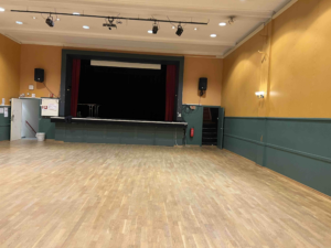 Storsalen-mot-scenen